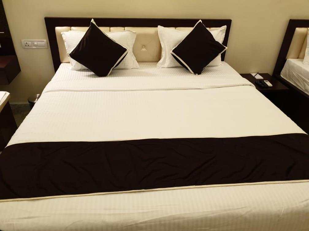 Al Noor Palace Business Class Hotel Chennai Exterior photo