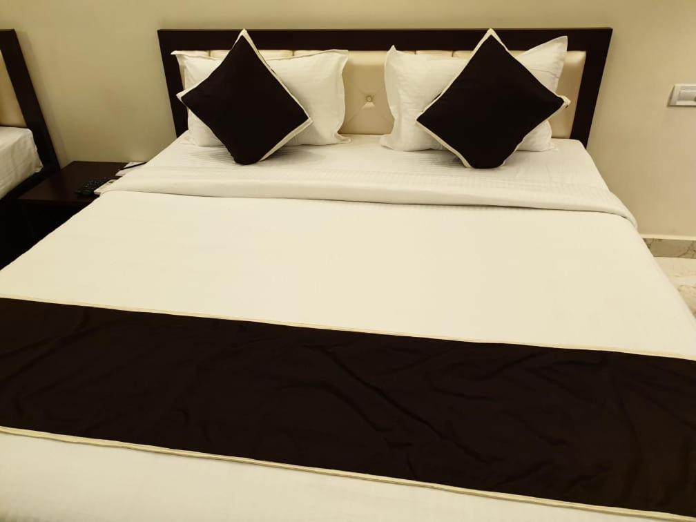 Al Noor Palace Business Class Hotel Chennai Exterior photo